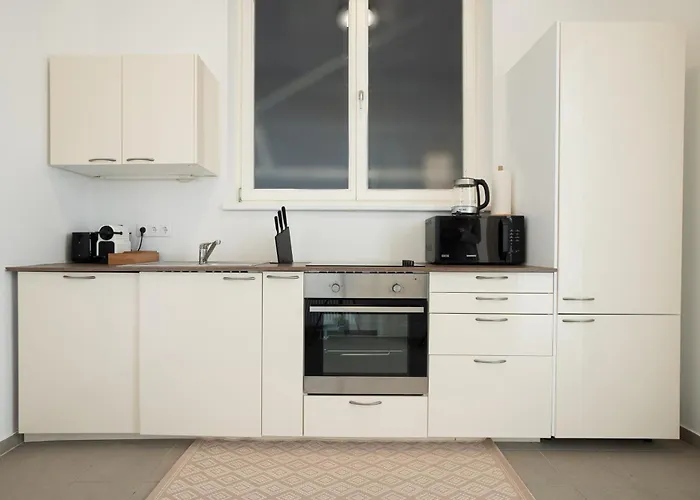 Vibrant 107 M2 Flat In The City Center