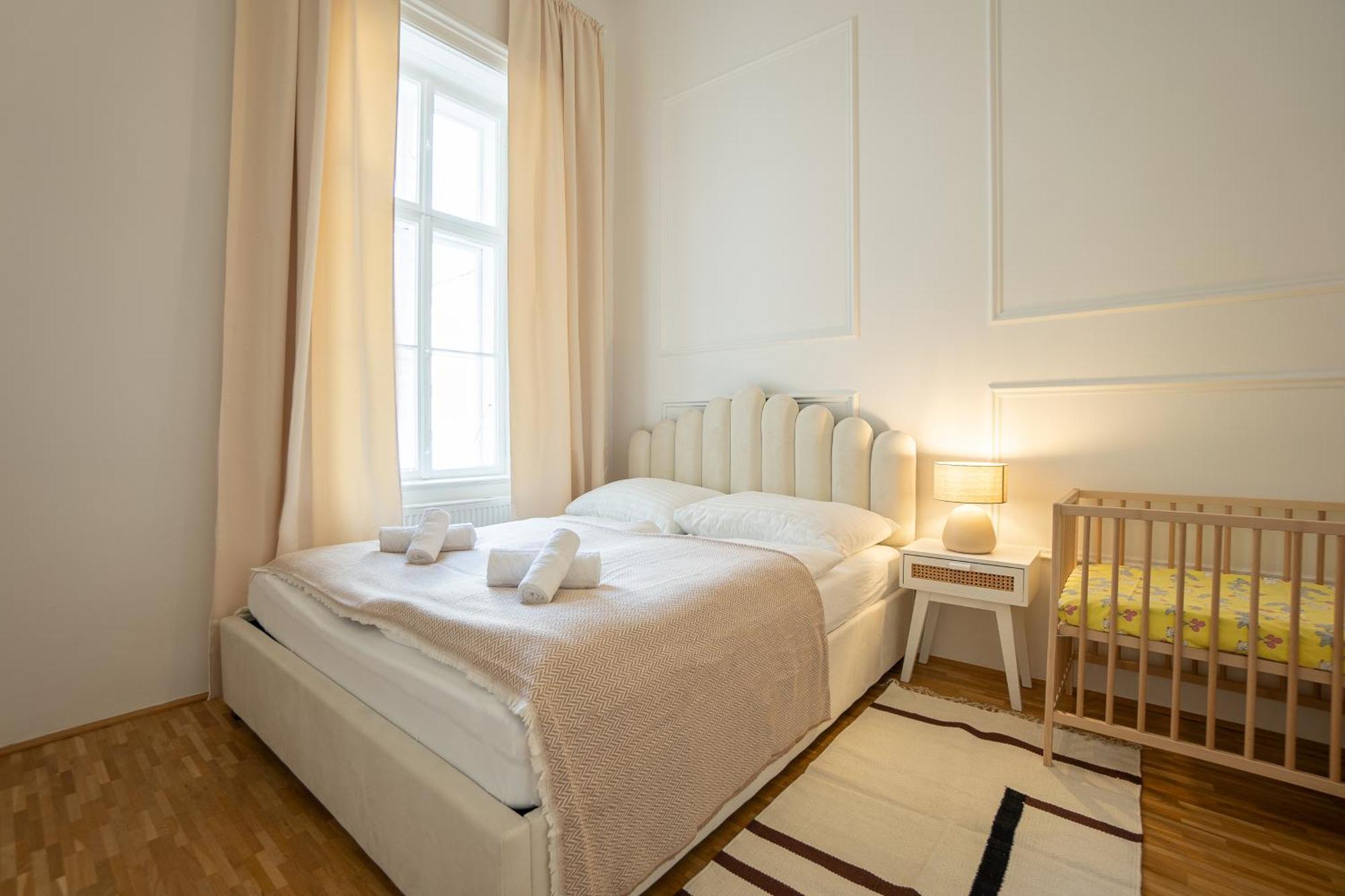 Vibrant 107 M2 Flat In The Center